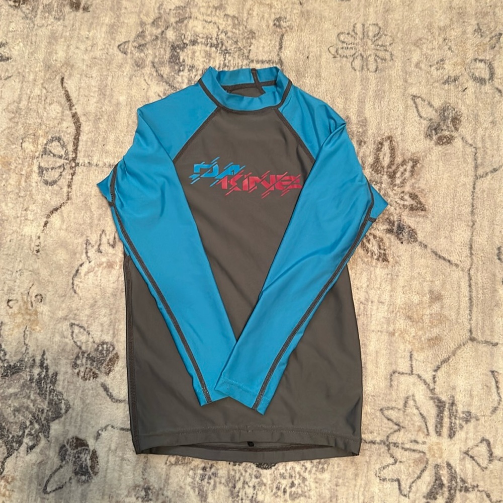 NWOT DAKINE RASHGUARD